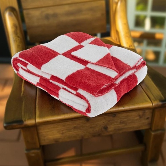Blanket Red & White Checkerboard Throw
Blanket Cozy Blankets 50” x 60” NEW - Picture 9 of 16